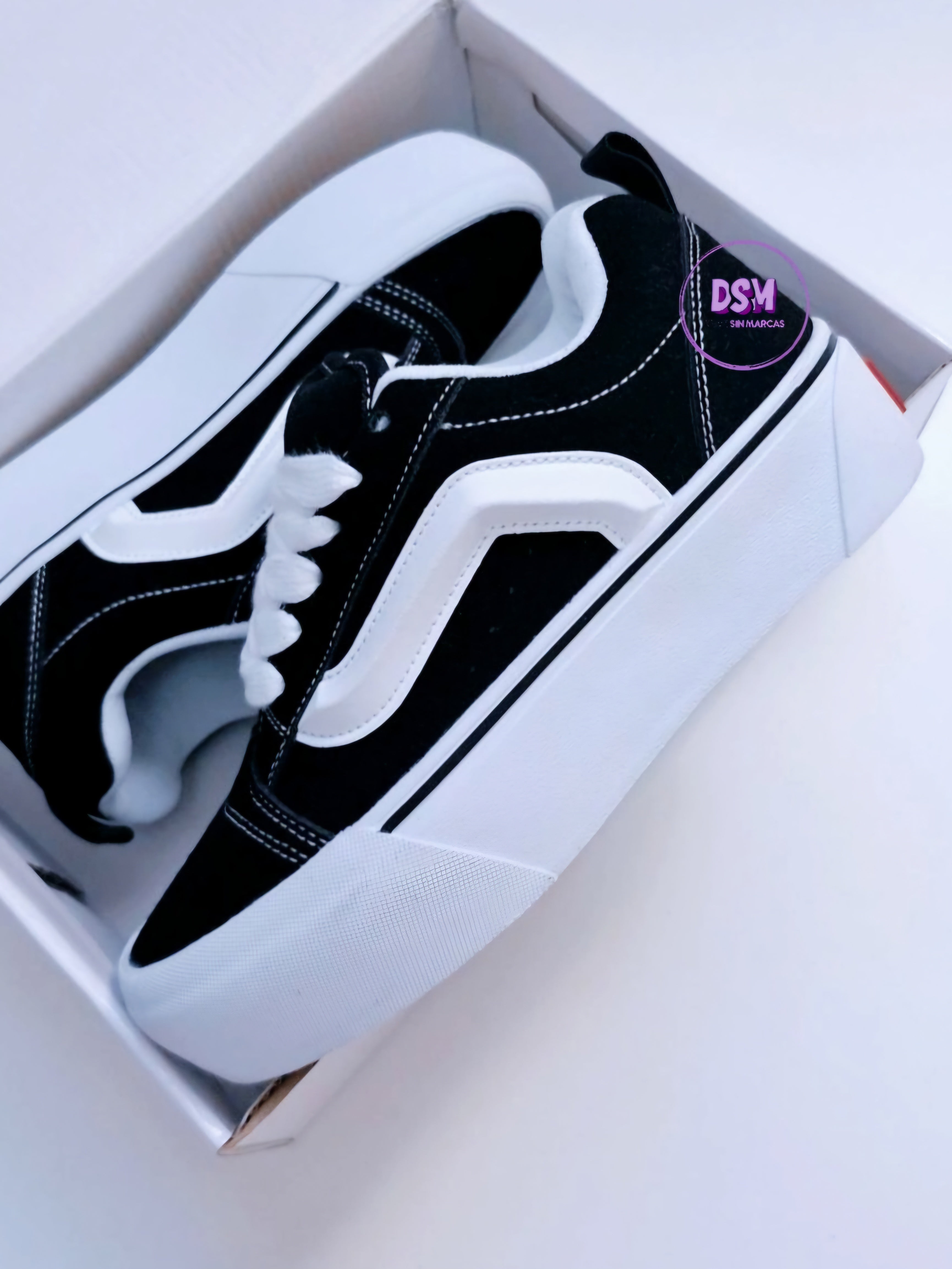 ZAPATILLA URBANA KNU NEGRO/BLANCO