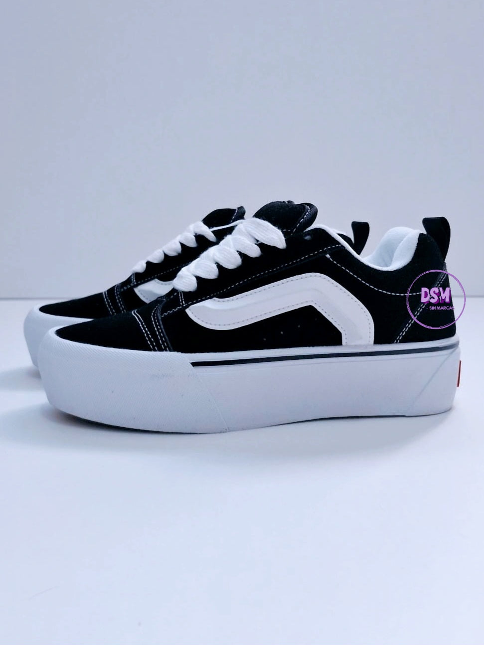 ZAPATILLA URBANA KNU NEGRO/BLANCO
